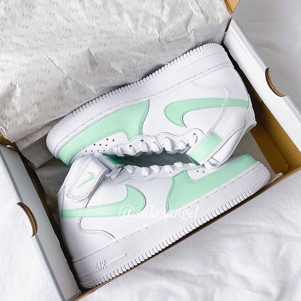 Custom Hand Painted Nike shoes AF1 Mid - Picture 2 of 3